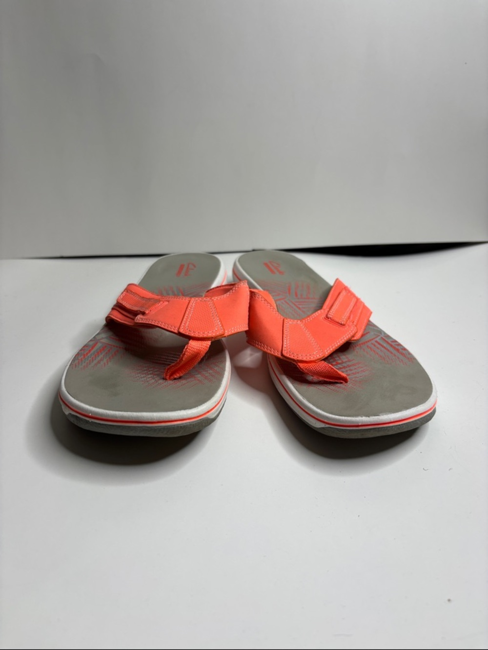 Clarks size 11M Bright Coral Orange Women's Thong Sandals - Picture 7 of 10